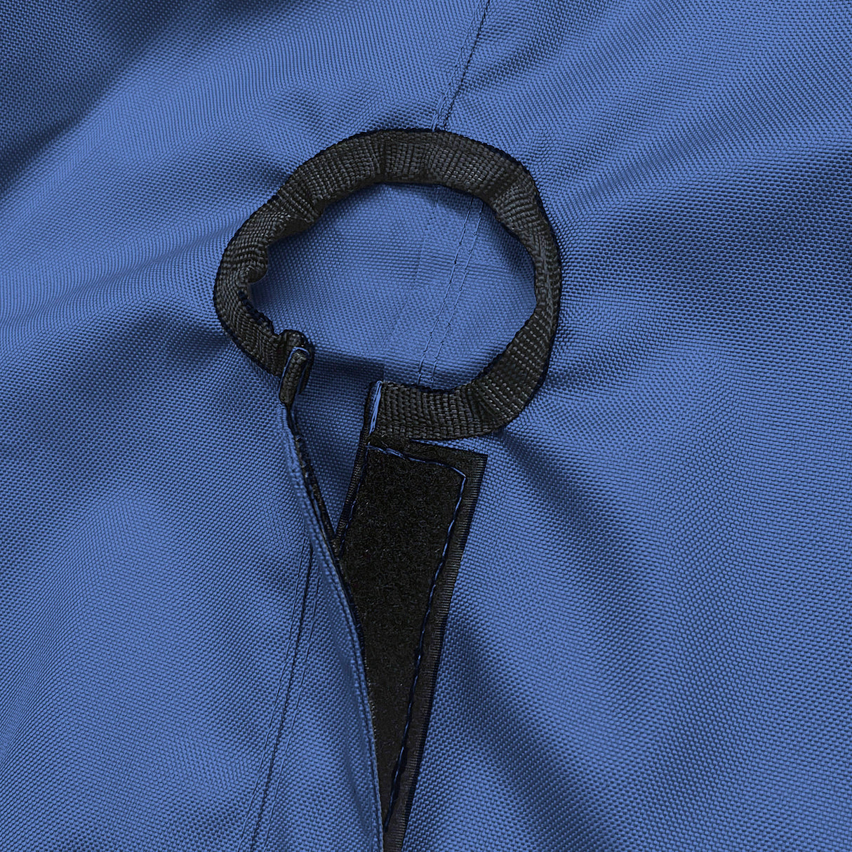 Close-up of SAVVYCRAFT® navy waterproof boat steering wheel cover showing elastic opening and reinforced fastening strap for secure marine fit