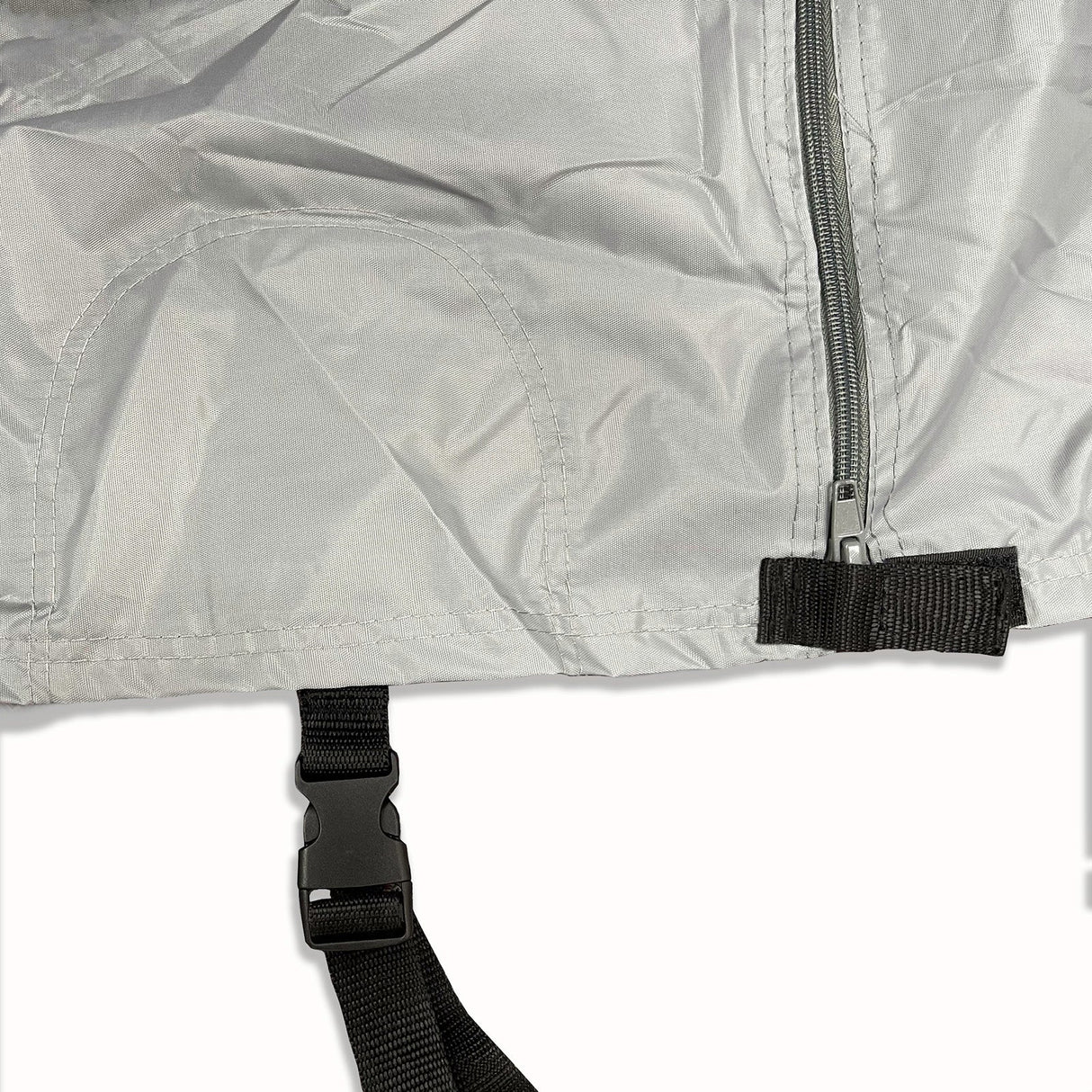 An alternative picture of the zipper and the clip that is a part of the Elite Premium Class C RV cover.